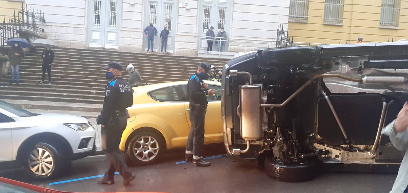 Fotos: Accidente de tráfico en la calle santa Clara de Santander
