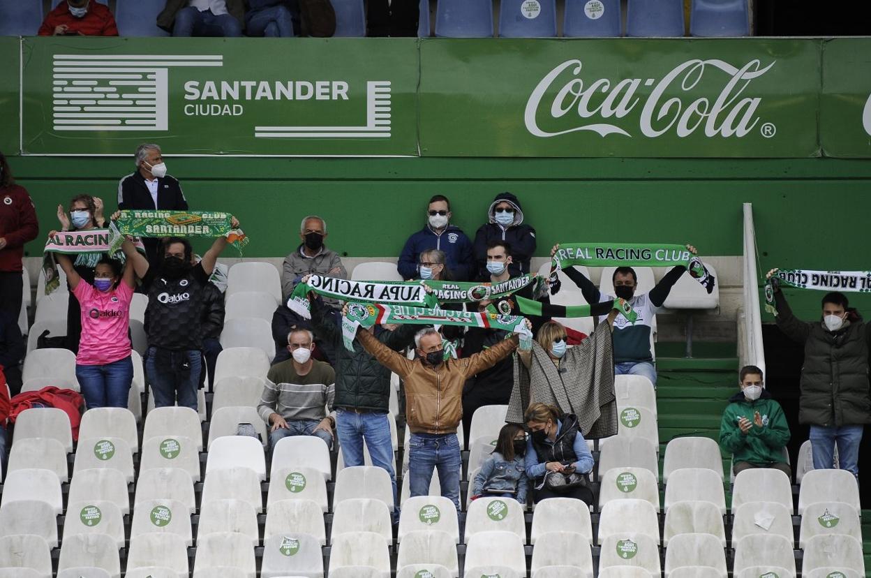 El racinguismo apenas ha podido disfrutar de su equipo en el estadio.