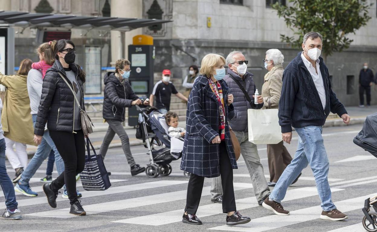 Cae la incidencia del covid en Cantabria y la UCI sale del riesgo extremo