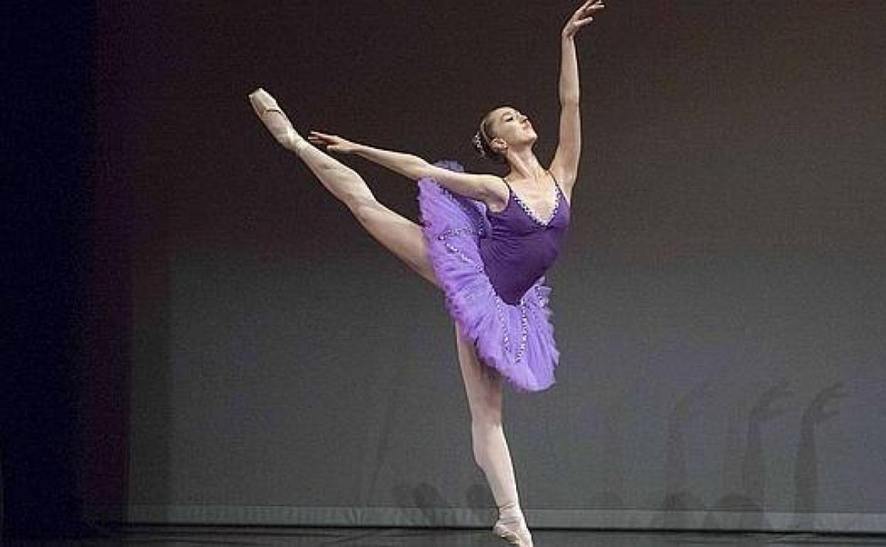 Concurso Internacional de Ballet celebrado en el teatro Concha Espina de Torrelavega EN 2014
