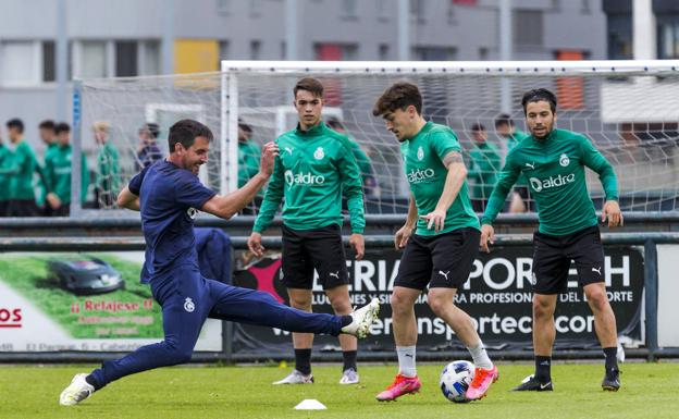 Sin rastro de caras largas en el entrenamiento dirigido por Solabarrieta