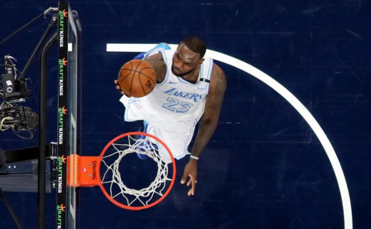 LeBron James, durante el partido. 