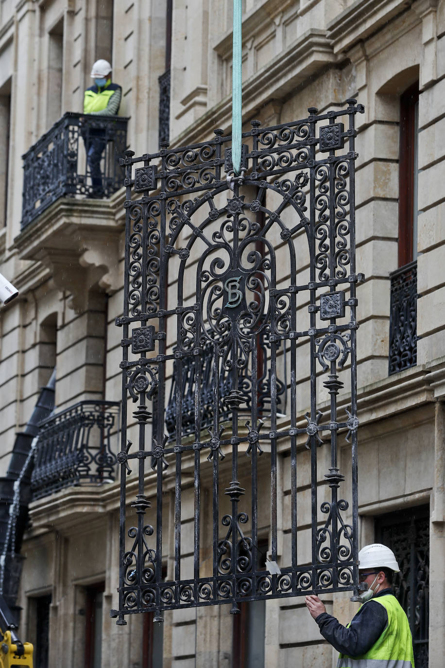 Comienza la próxima semana una fase que pone en marcha las diversas labores con el fin de abordar la estabilización de las fachadas y, posteriomente, del arco, mediante una gran estructura metálica exterior, a modo de andamio