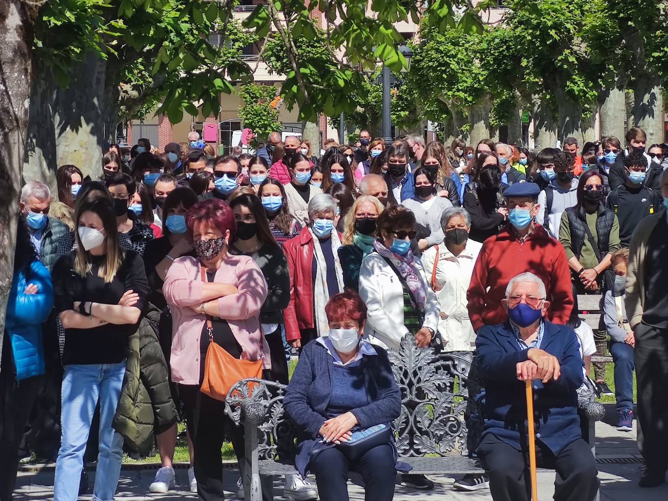 Fotos: Colindres guarda un minuto de silencio por Mario Fuentes