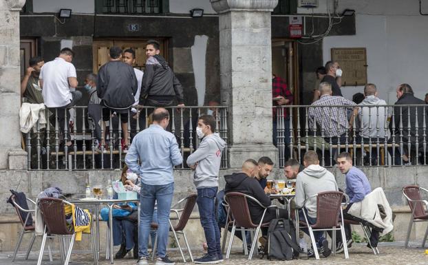 Sanidad revisa hoy el semáforo covid, que mantiene el riesgo en Los Corrales y Marina de Cudeyo