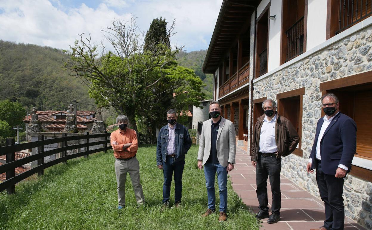 Crean un centro de encuentro del montañismo con apartamentos turísticos en las antiguas escuelas de Colio