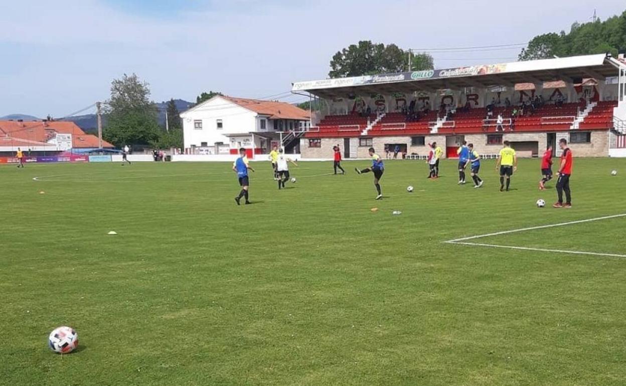 Campo de fútbol de Bárcena de Pie de Concha