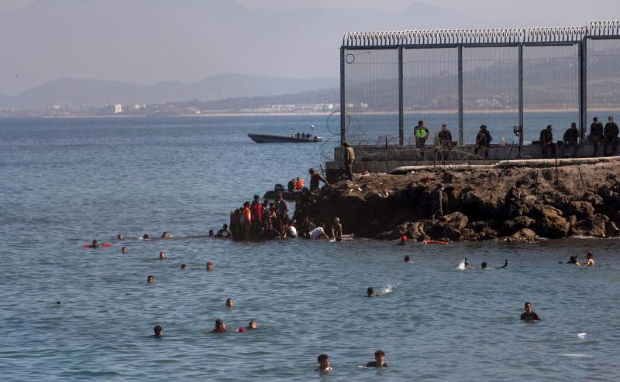 Marruecos usa la presión migratoria para torcer el brazo de España y la UE en el Sáhara