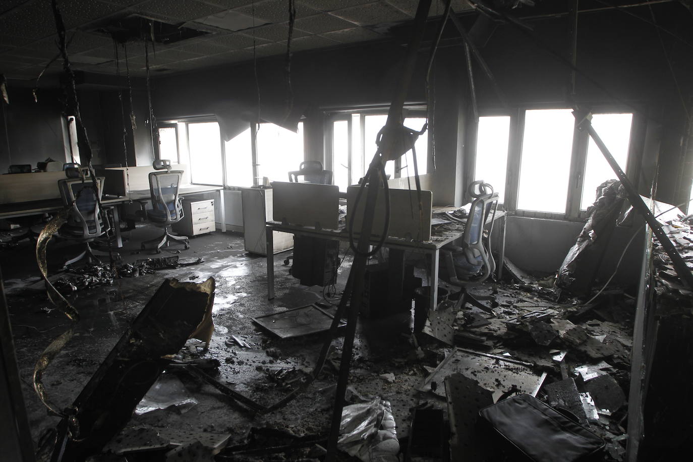 Fotos: Así ha quedado la nave de Polanco tras el incendio