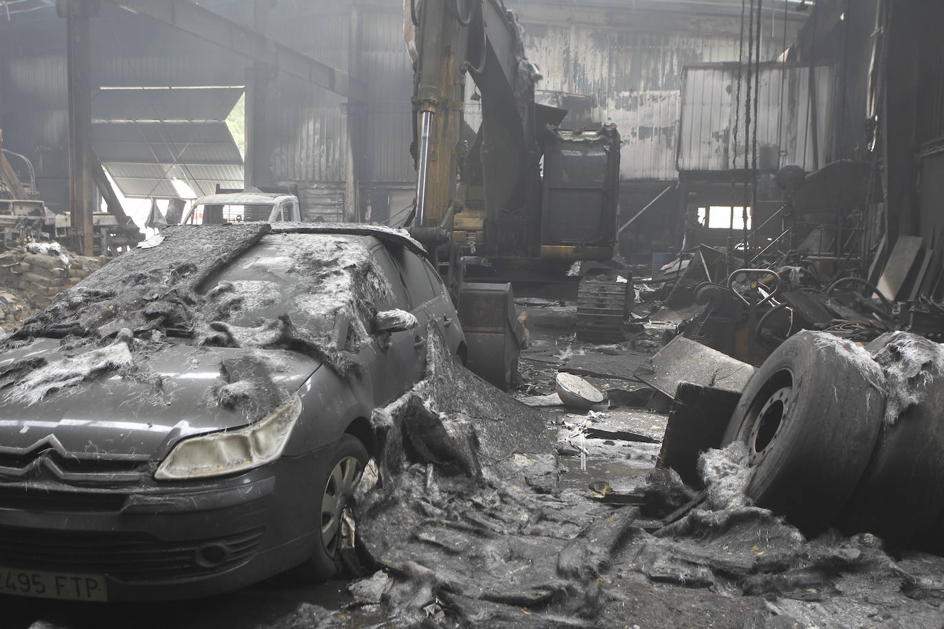 Fotos: Así ha quedado la nave de Polanco tras el incendio