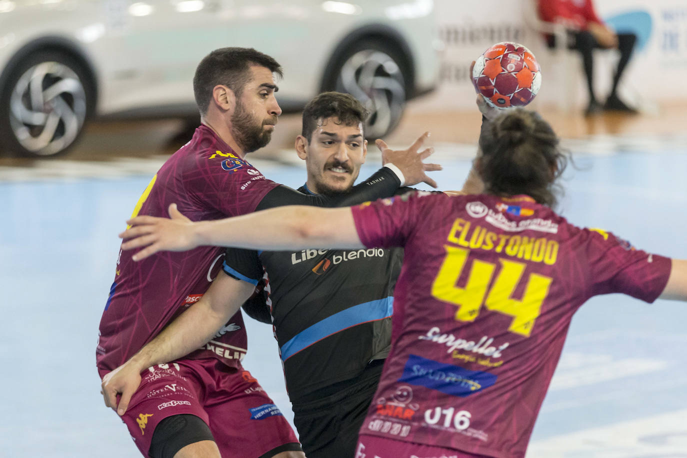 El Liberbank Cantabria Sinfín, tras asegurarse la permanencia, despidió la temporada ganando al Villa de Aranda.