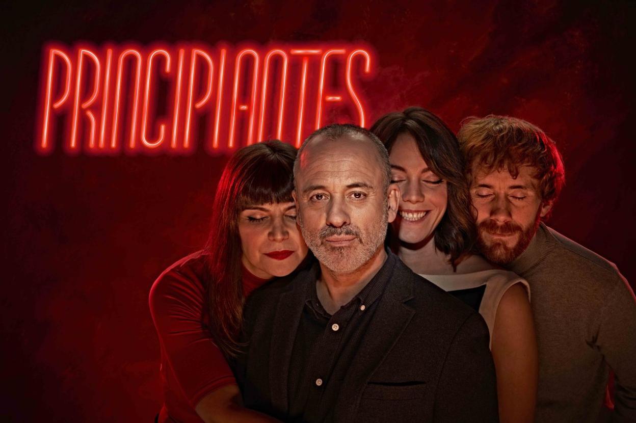 Javier Gutiérrez protagoniza ´Principiantes' junta a Mónica Regueir, Vicky Luengo y Daniel Pérez Prada. 
