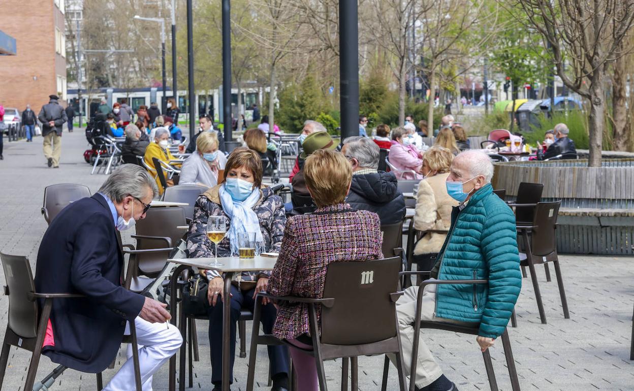 Sanidad trata de imponer sin consenso limitaciones a la hostelería y el ocio este verano