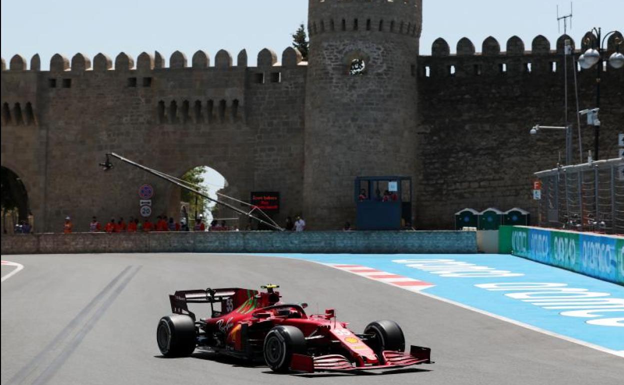 Carlos Sainz, en el circuito de Bakú. 