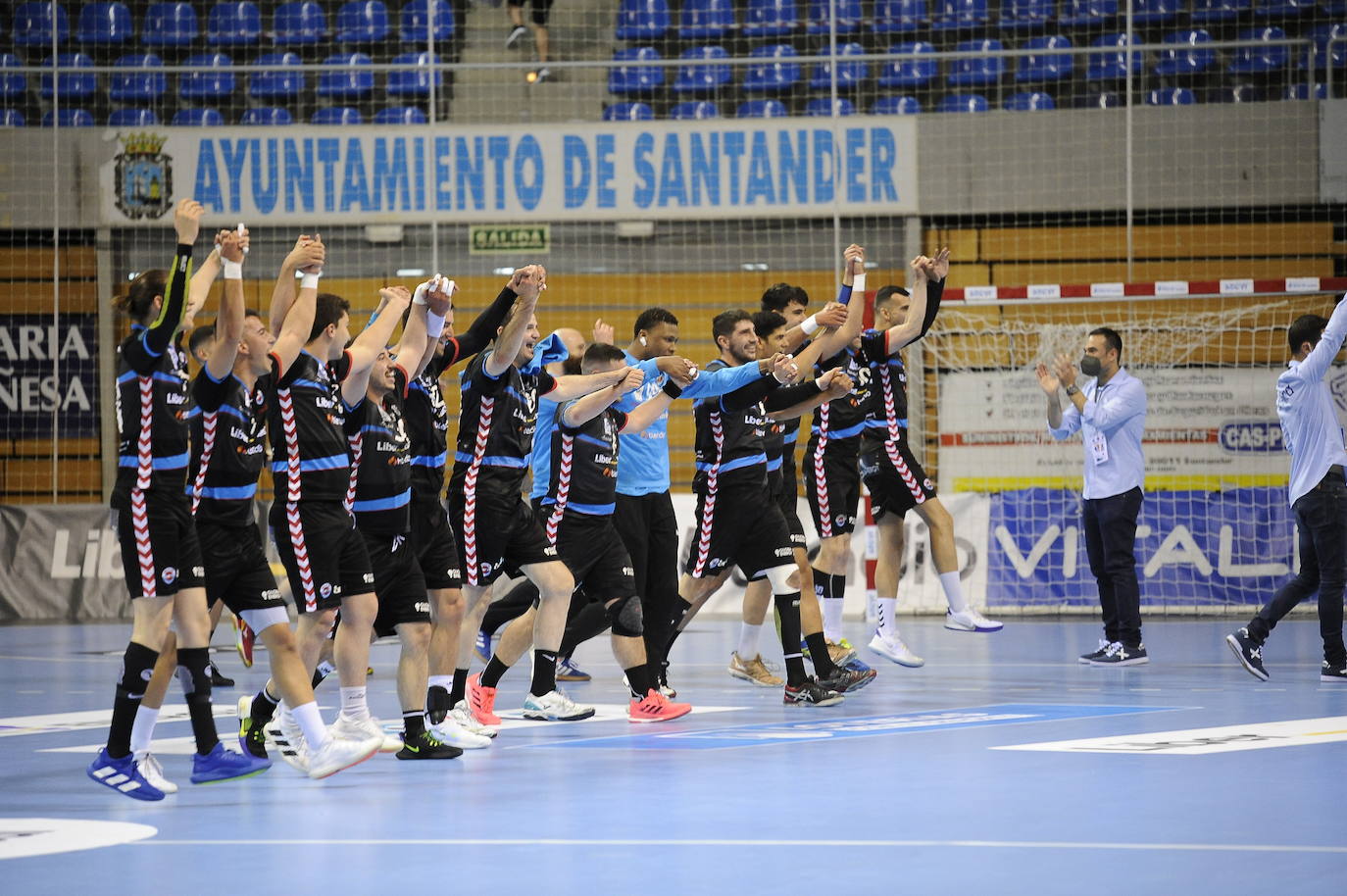 El Liberbank Cantabria jugará la final de la Copa Asobal después de dejar en la cuneta al Bidasoa, el vigente subcampeón de Asobal