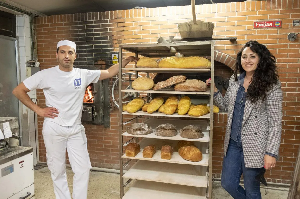 Sara y su hermano Sergio están al frente del negocio familiar. 