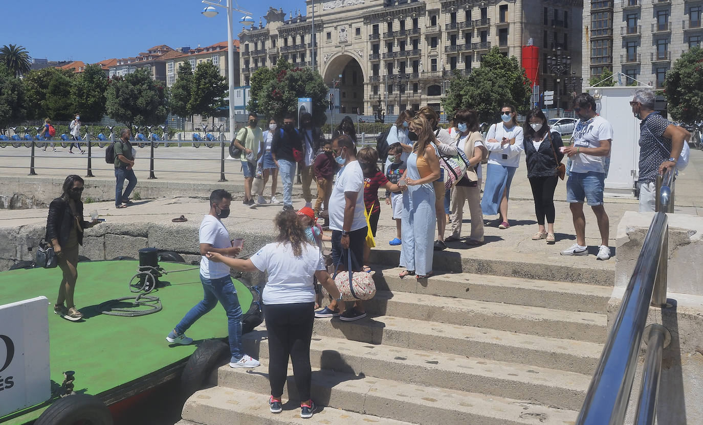 Los hosteleros celebran el comienzo de la temporada en un día en que los termómetros alcanzan los 19 grados en Santander