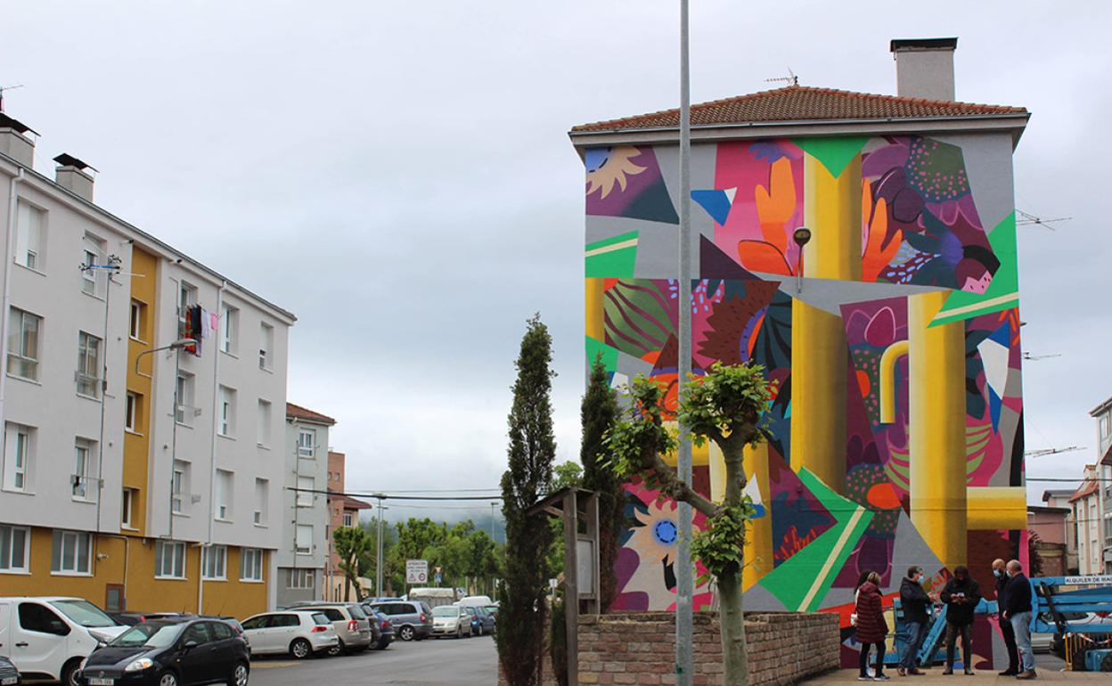 El proyecto de arte urbano Galería Vertical incorpora un gran mural del creador Digo Diego