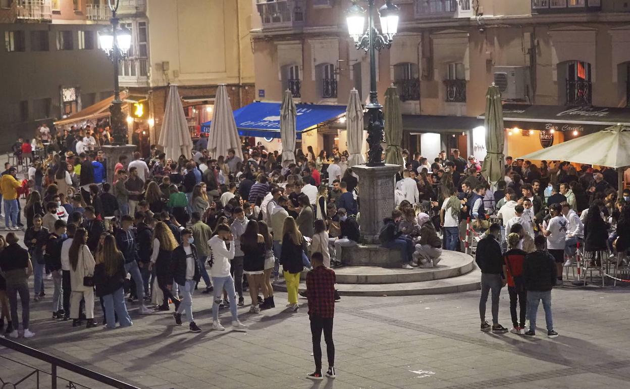 Imagen reciente de la Plaza de Cañadío, un sábado noche.