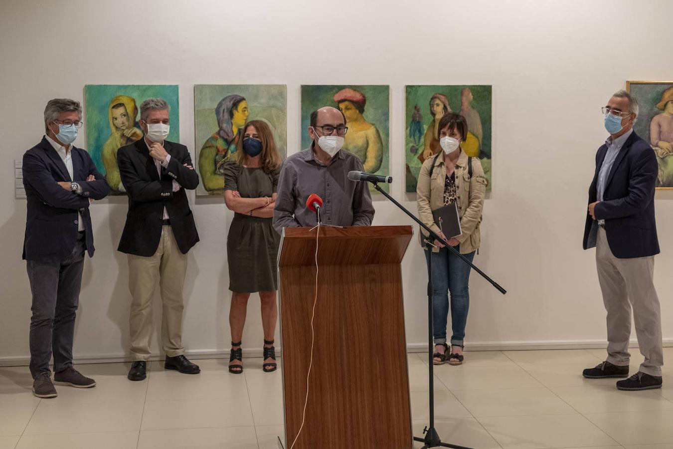 Retratos, paisajes y naturalezas muertas integran la exhibición. 