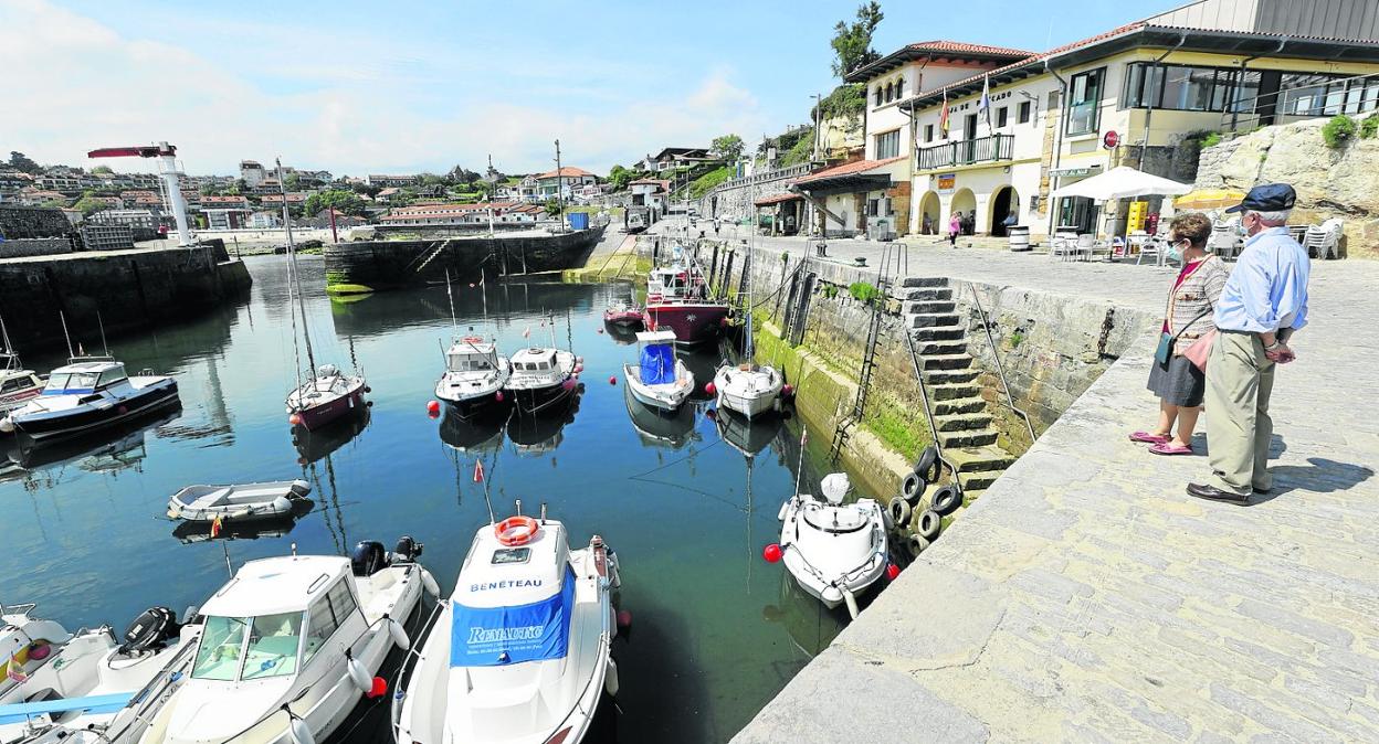 La distribución actual de los barcos en el puerto comillano cambiará en cuanto se ejecute el proyecto. 