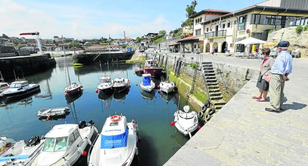 Obras Públicas ordena de forma definitiva las embarcaciones en el puerto de Comillas