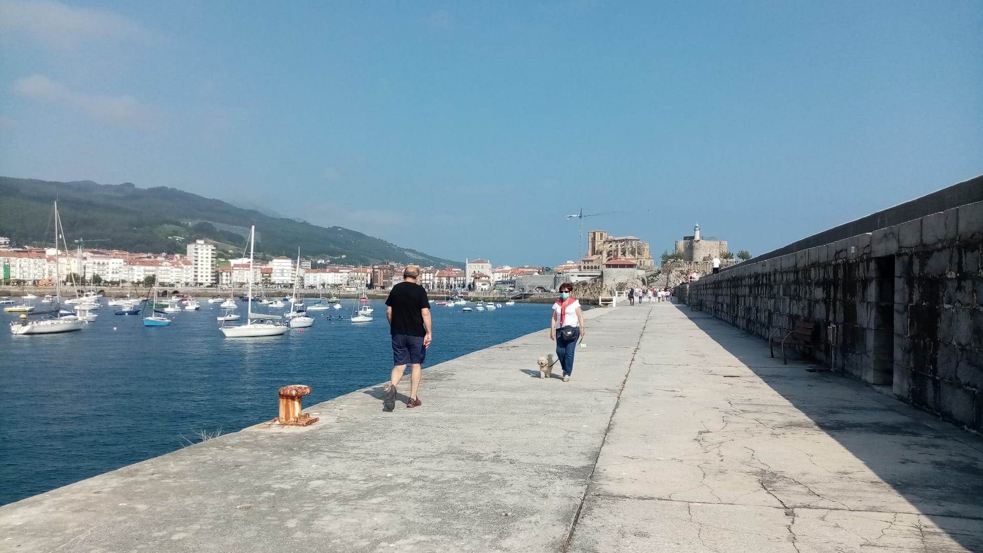 Fotos: Abierto el rompeolas de Castro Urdiales tras las obras de refuerzo