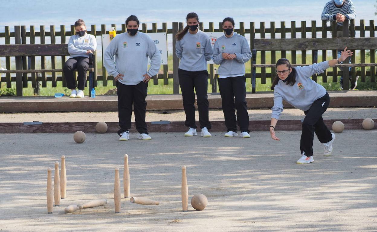 Peñacastillo pincha y permite a Torrelavega recuperar el liderato