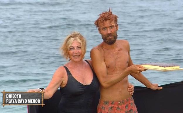 El emotivo reencuentro de Alejandro Albalá y su madre en 'Supervivientes'