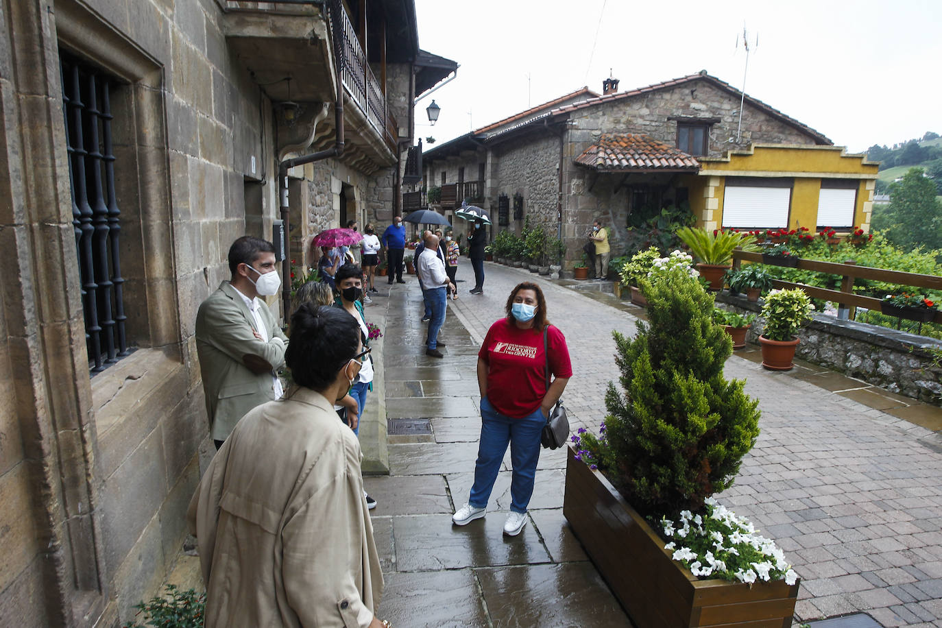 El Jurado de Pueblo de Cantabria ha elegido este año a esta localidad de Cartes por ser la que «mejor» se ha adaptado a los objetivos del proyecto, por la «calidad» de su propuesta y el por «interés» del Ayuntamiento y sus vecinos, que han salido a la calle a celebrar el reconocimiento