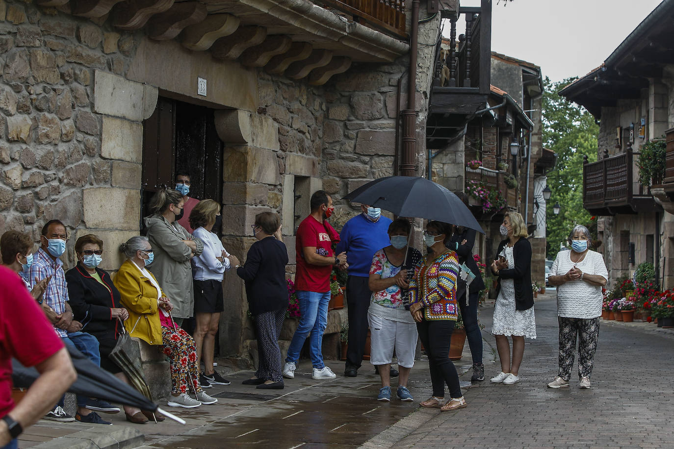 El Jurado de Pueblo de Cantabria ha elegido este año a esta localidad de Cartes por ser la que «mejor» se ha adaptado a los objetivos del proyecto, por la «calidad» de su propuesta y el por «interés» del Ayuntamiento y sus vecinos, que han salido a la calle a celebrar el reconocimiento