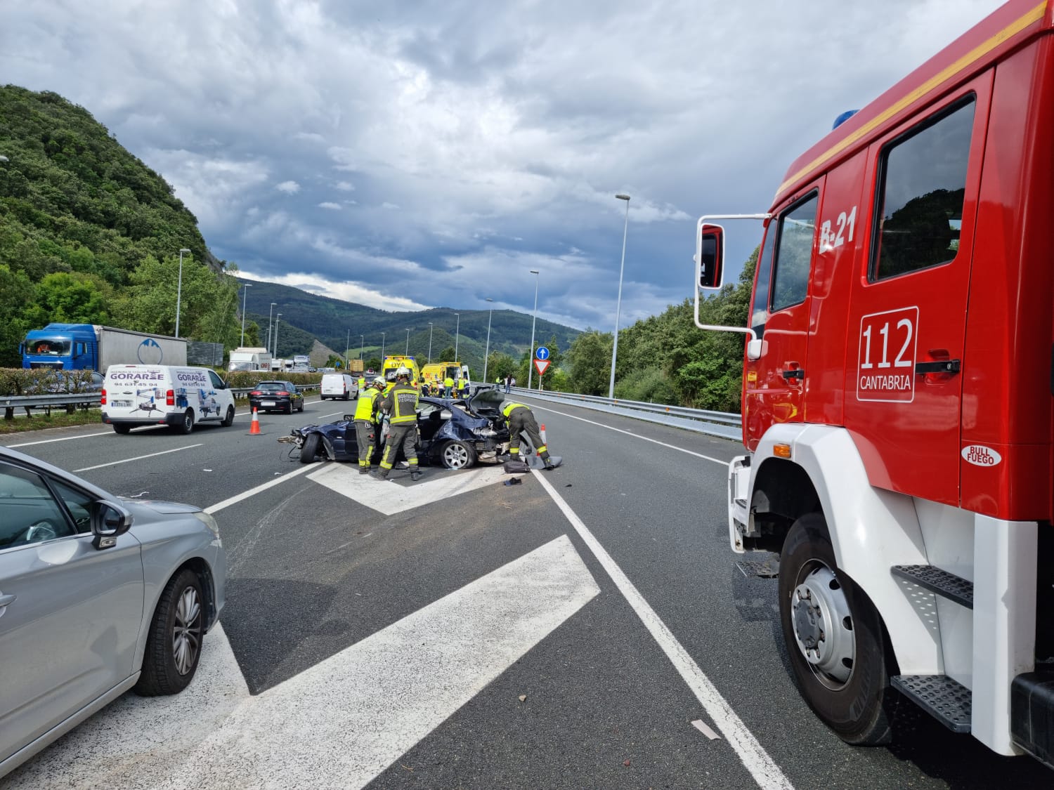 Fotos: Cinco heridos en un accidente múltiple en la A-8