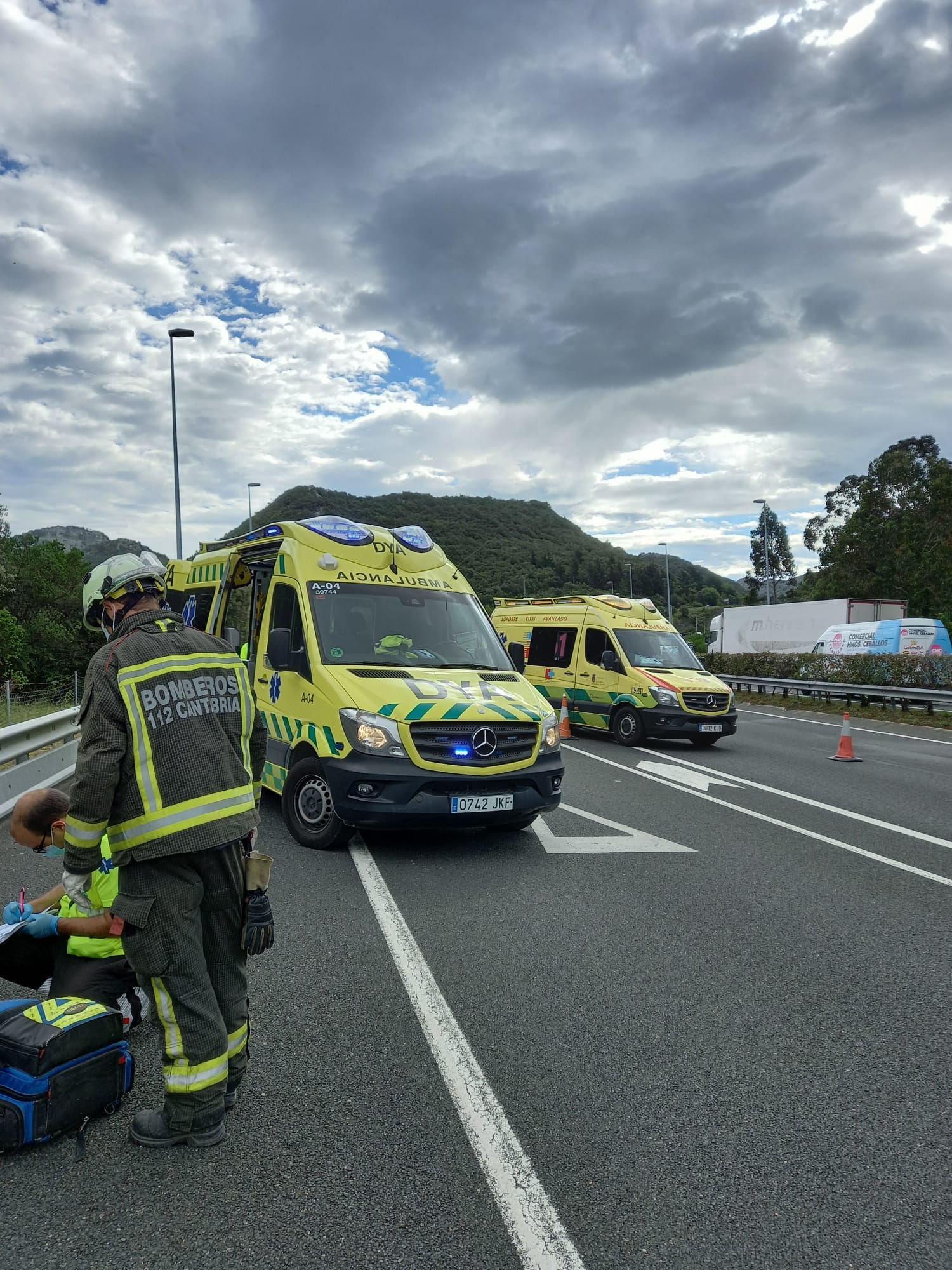 Fotos: Cinco heridos en un accidente múltiple en la A-8