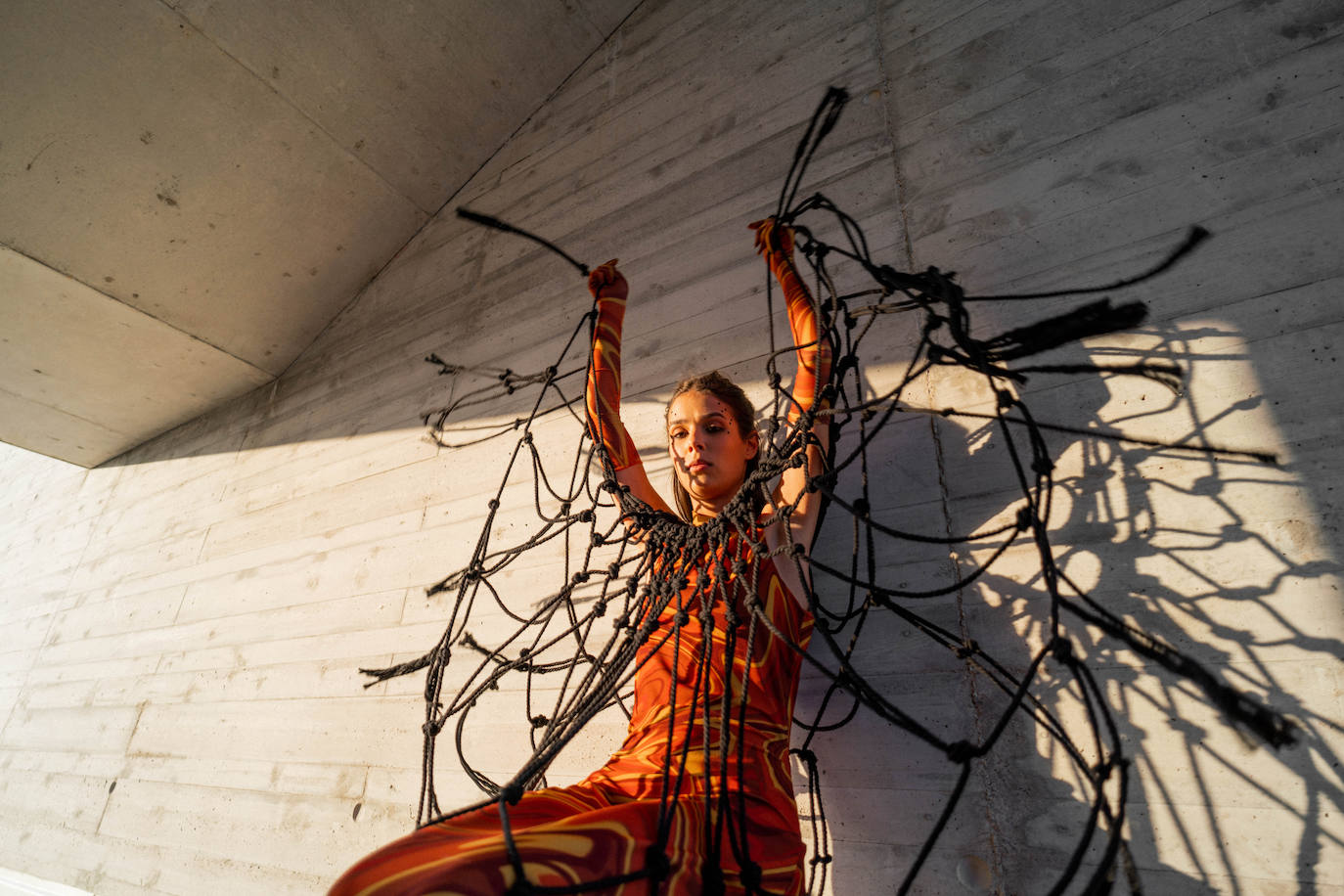 La creadora destaca «la artesanía y el valor conceptual que lleva detrás cada una de sus prendas».