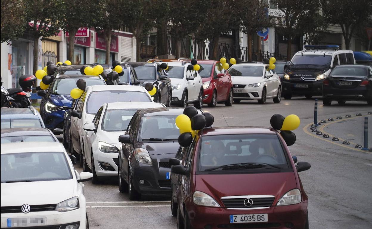 Una de las manifestaciones de interinos en el centro de Santander.