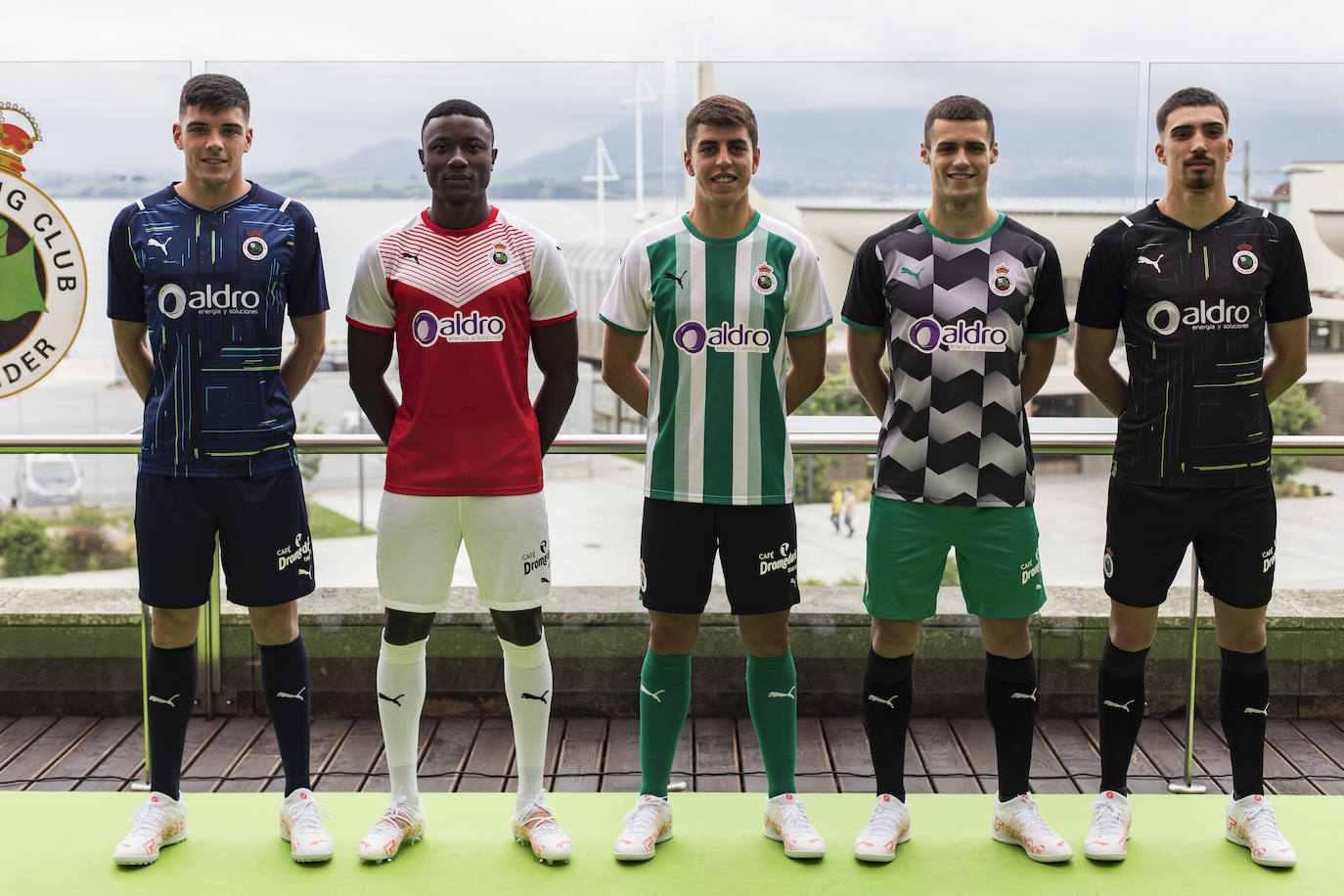 Las tres camisetas del Racing para su debut en la Primera RFEF