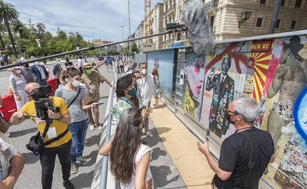 Imagen principal - Ana Botín visita los trabajos de la iniciativa &#039;¡Vísteme con arte!&#039; en el Paseo de Pereda