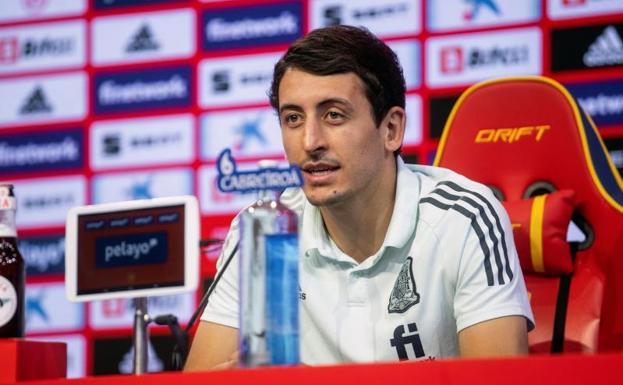 Mikel Oyarzabal comparece en rueda de prensa.