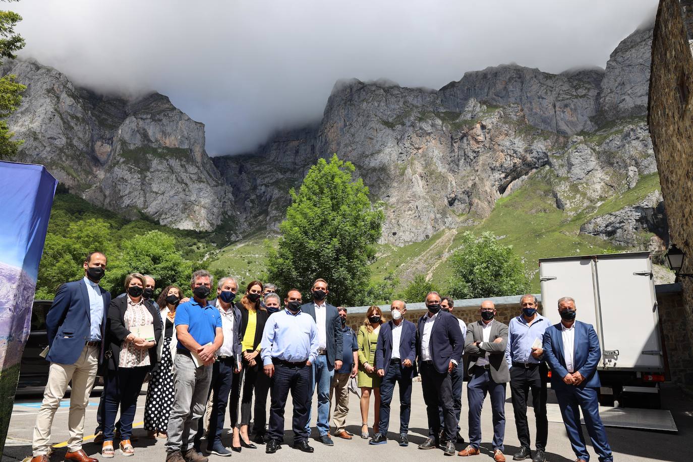 El Parador de Fuente Dé acogió el acto de presentación en el que participó Fernando Valdés, secretario de Estado de Turismo que explicó que el proyecto lebaniego es uno de los 24 elegidos entre 154 presentados en todo el territorio naciona | Marcano asegura que la comarca será un referente del turismo de naturaleza y cultura con la ejecución de 55 proyectos