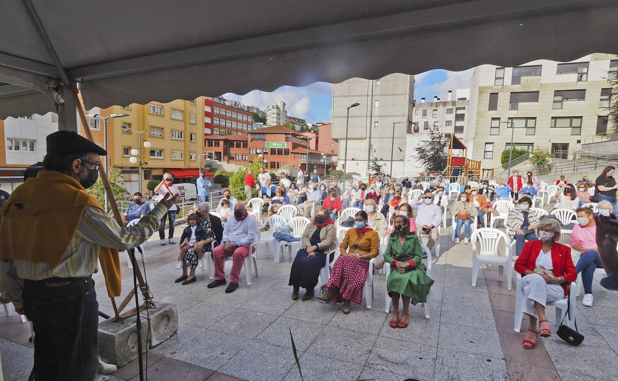 José Luis, el rapsoda del barrio, fue el encargado del pregón