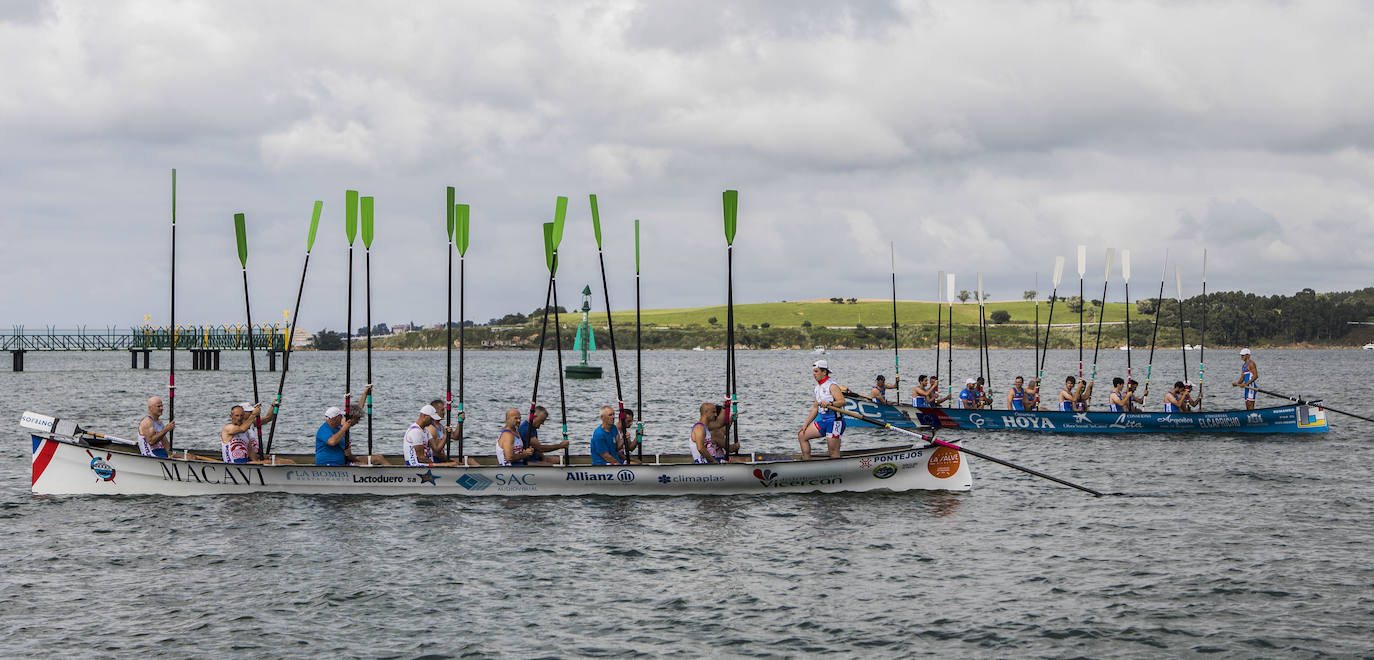 Fotos: Pedreña gana el Campeonato Regional