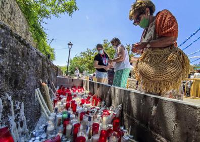 Imagen secundaria 1 - Cantabria celebra El Carmen contenido por la pandemia