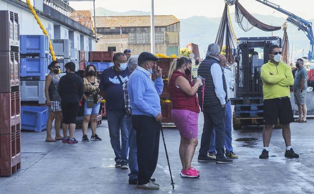 En la cofradía de Santoña se palpaba el dolor entre los compañeros.