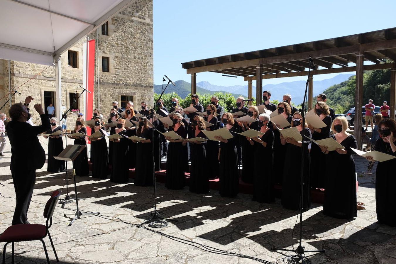 Acto de entrega de los Beato.