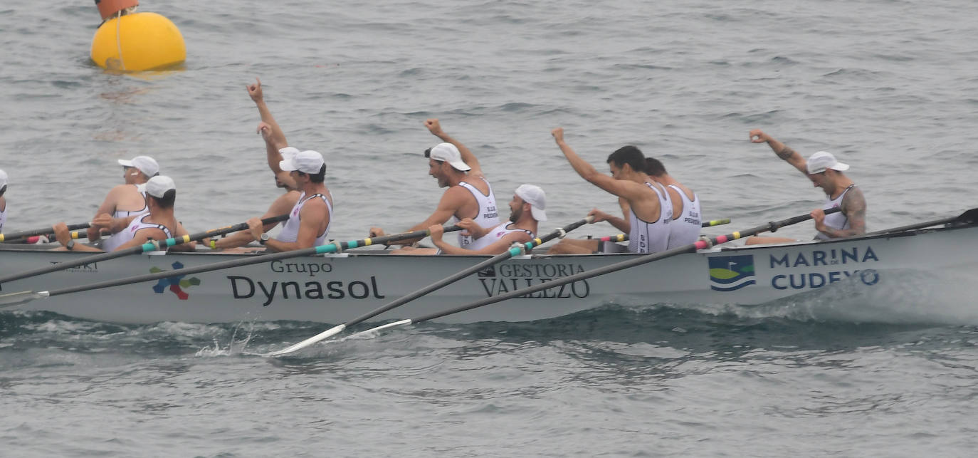 Fotos: Pedreña vence en la regata de Orio