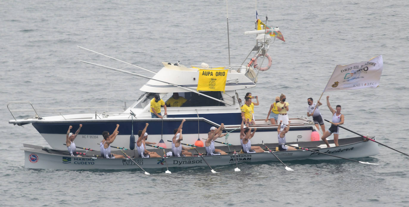 Fotos: Pedreña vence en la regata de Orio