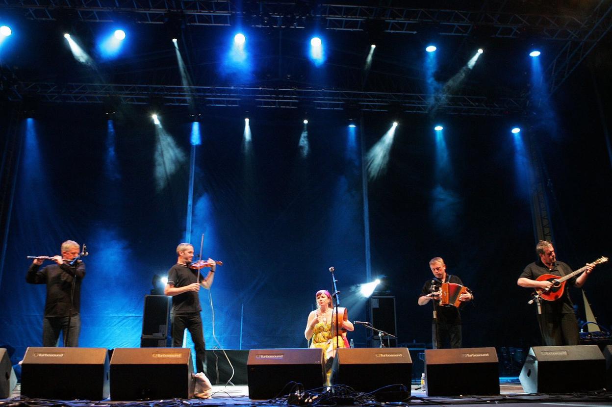 La riqueza instrumental del folk regresa a San Vicente. 