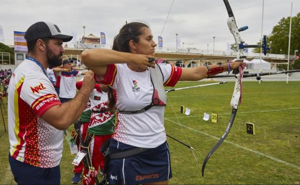 La arquera Inés de Velasco, durante una competición.