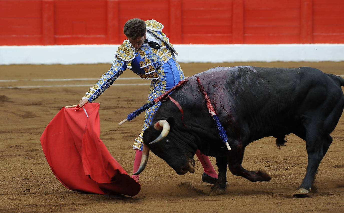 Fotos: Tres orejas y gran tarde de Emilio de Justo y Ginés Martín