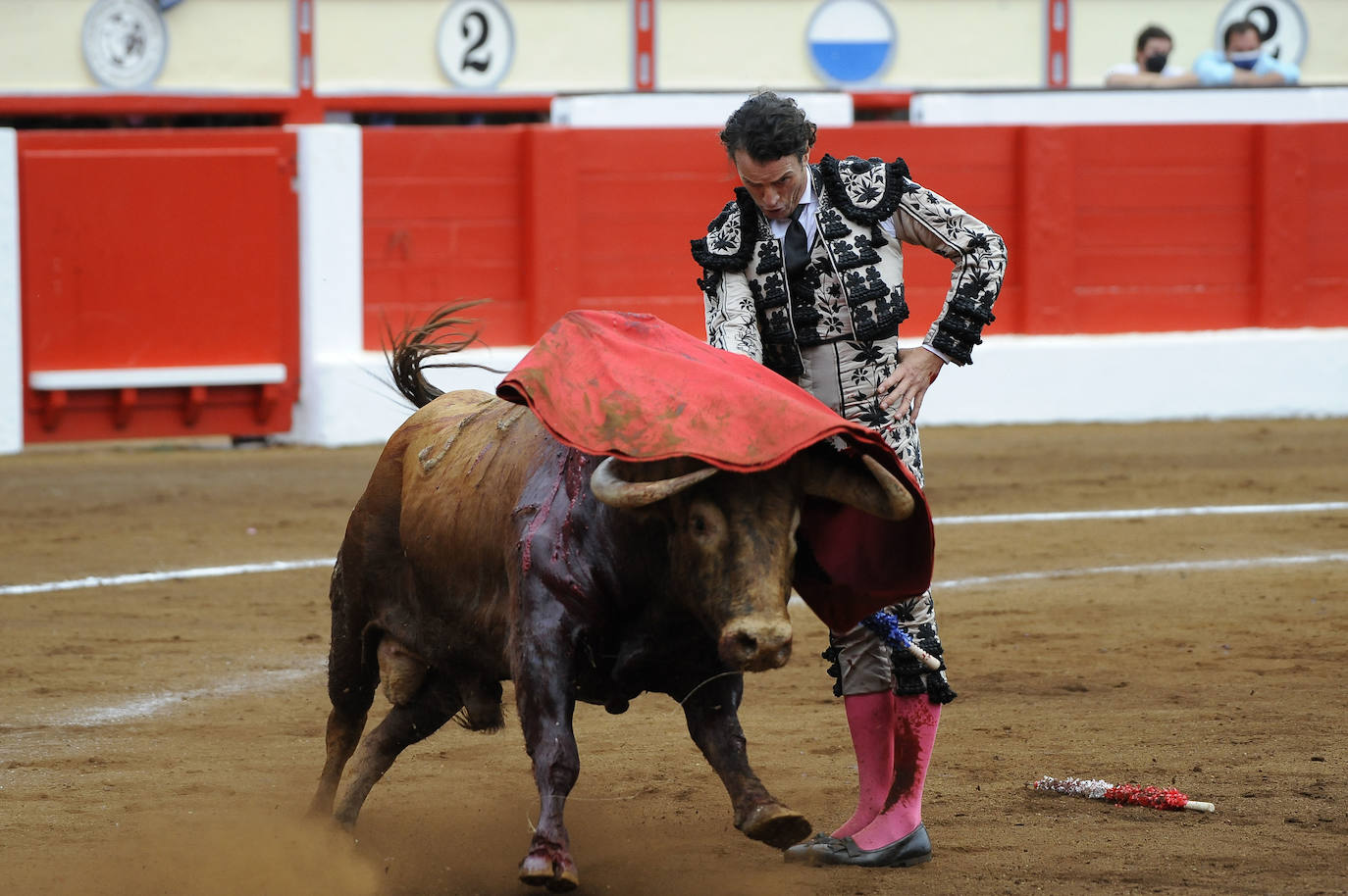 Fotos: Tres orejas y gran tarde de Emilio de Justo y Ginés Martín